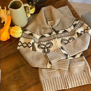 TNA Aritzia lambs wool sweater